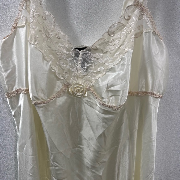 Vintage Ivory Satin Chemise with Lace Details - Picture 2 of 6